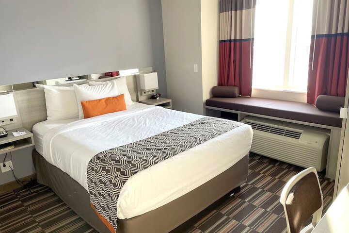 Room 22 of 35