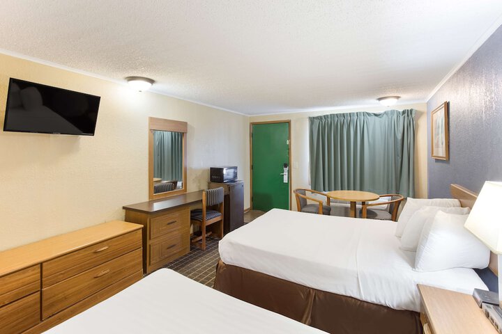 Room 22 of 40