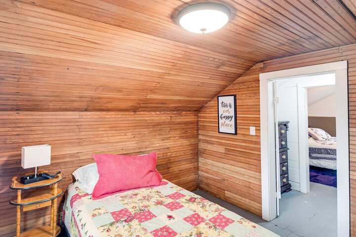blackberry Cottage w / Yard Near Westport & Beach