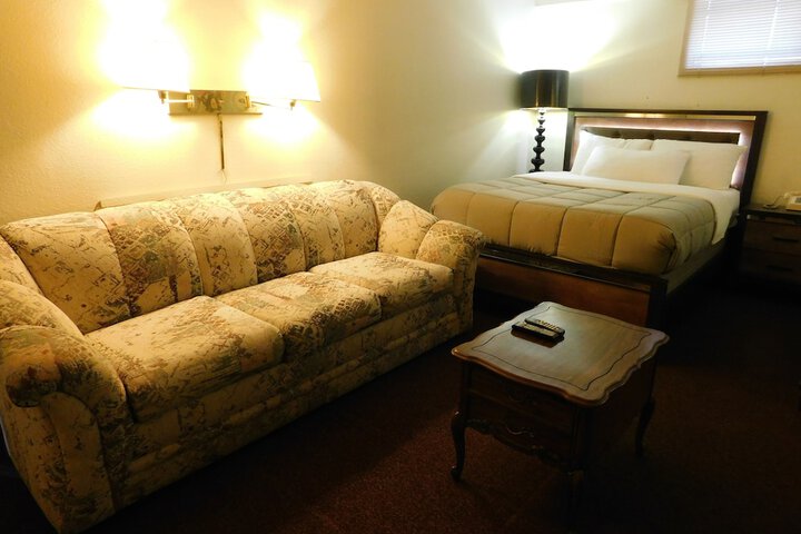 Room 25 of 41