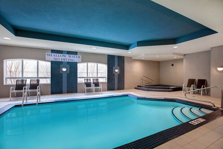 Days Inn & Suites by Wyndham Collingwood