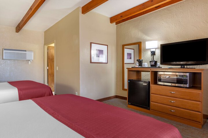 Room 9 of 29