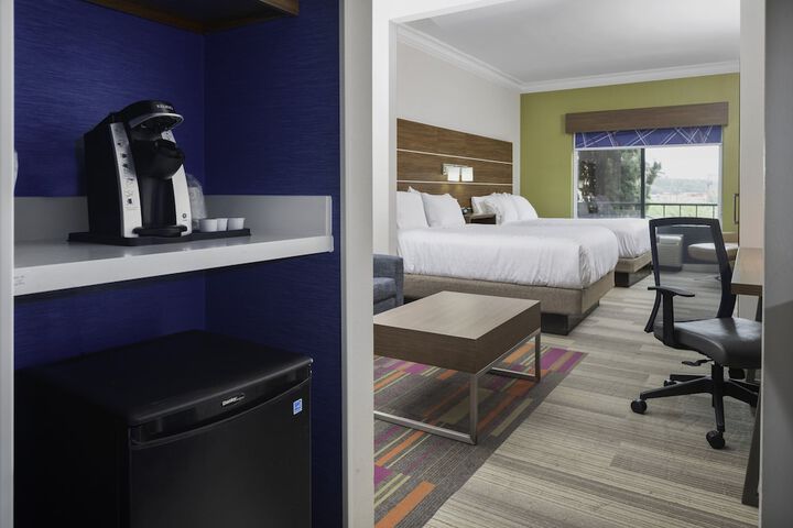 Room 15 of 23