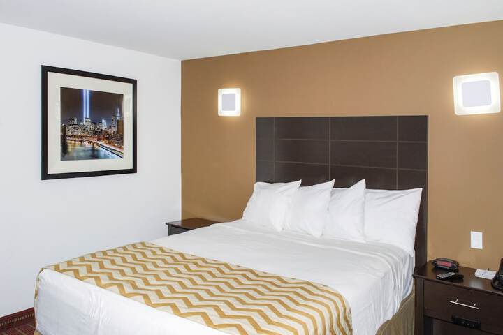Room 27 of 43