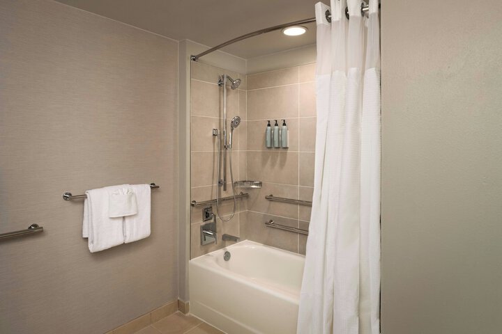 Courtyard by Marriott St. Petersburg Downtown
