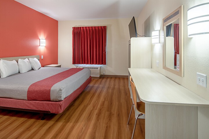 Room 21 of 35