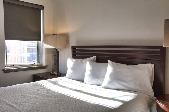 Room 6 of 24