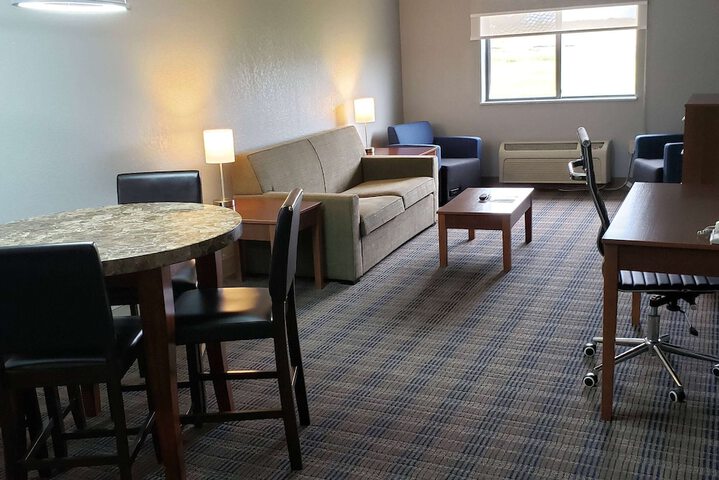 Room 3 of 10