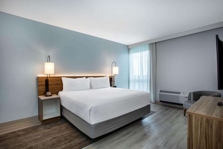 Room 25 of 63