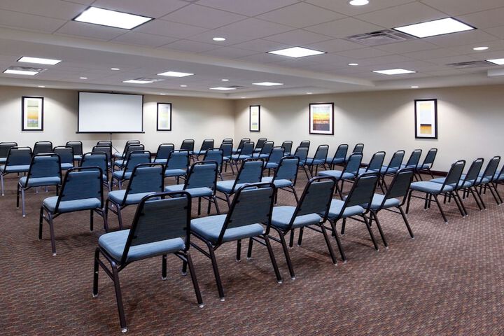 HOLIDAY INN EXPRESS & SUITES ZANESVILLE NORTH by IHG