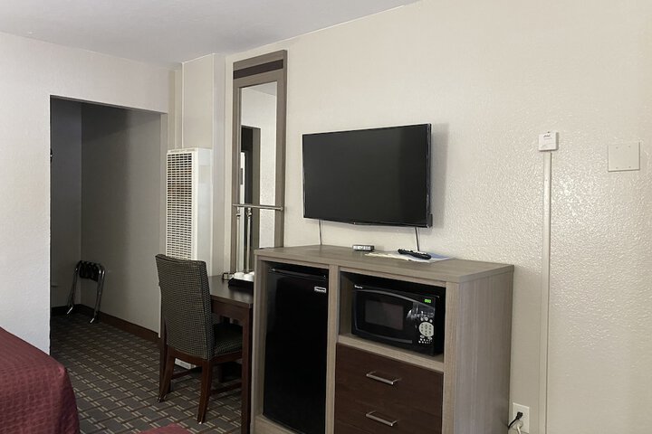 Room 12 of 30