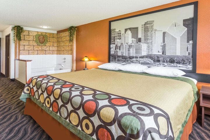 Room 8 of 17