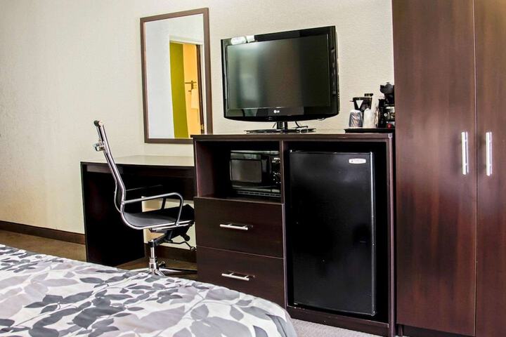 Room 35 of 47