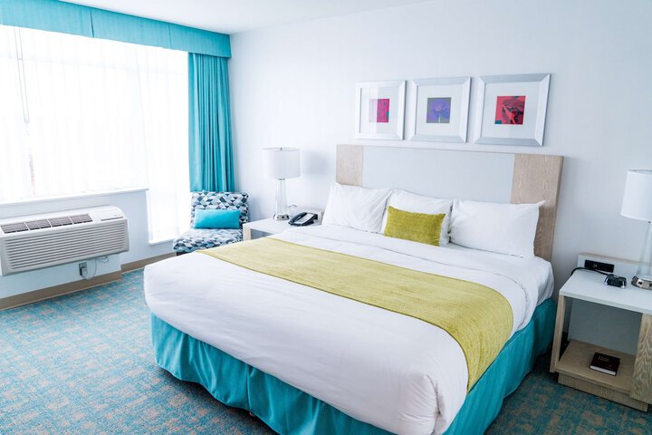 Room 16 of 28