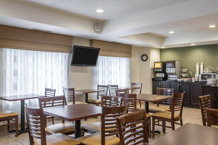 Sleep Inn & Suites Queensbury - Lake George