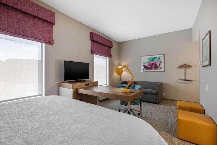 Room 32 of 46