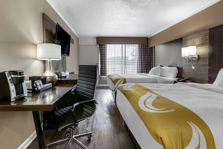 Room 28 of 34