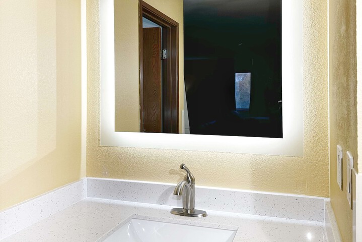 Room 12 of 26