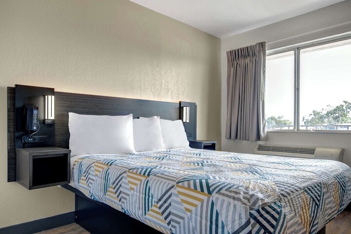 Motel 6 Venice FL