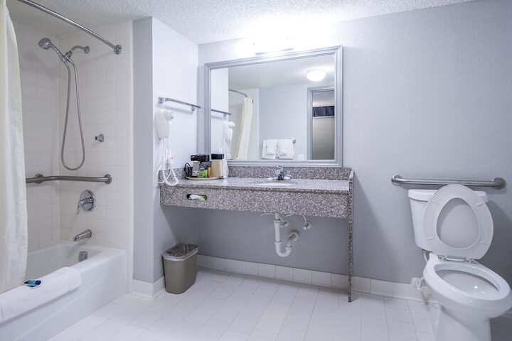 Room 14 of 25