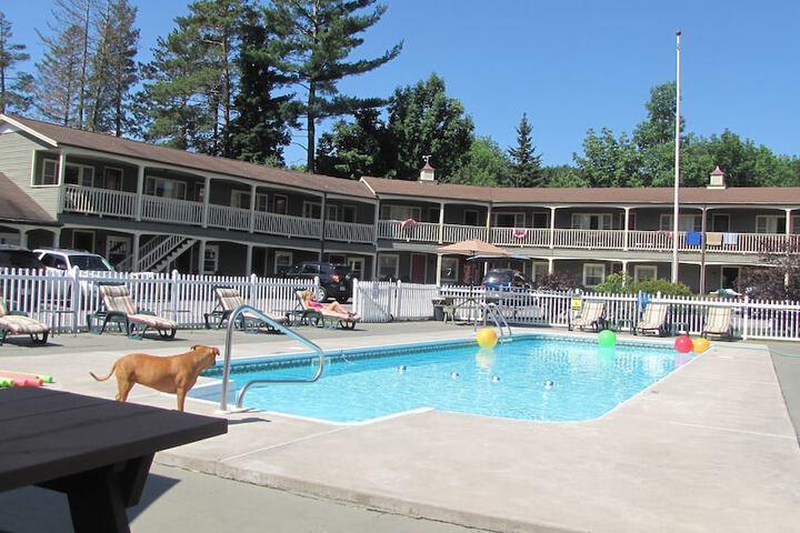 Mt Madison Inn & Suites