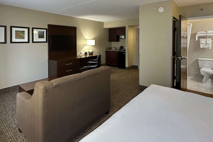 Room 16 of 35