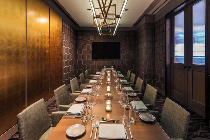 Dining 38 of 80