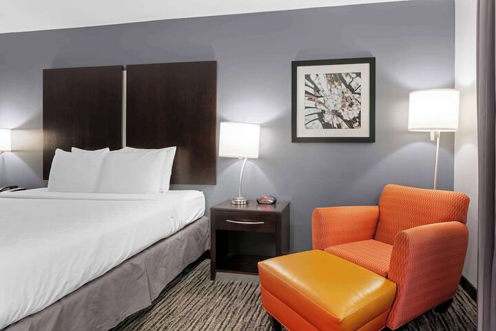 Room 16 of 32