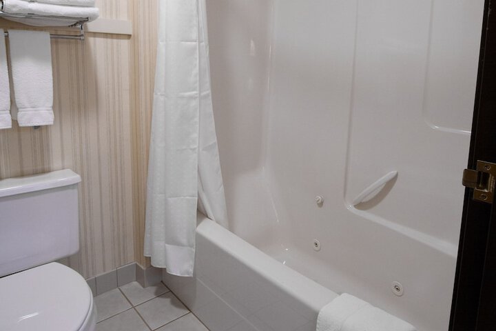 Room 35 of 53
