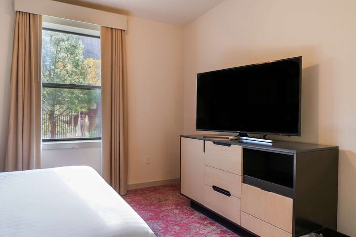 Room 38 of 118