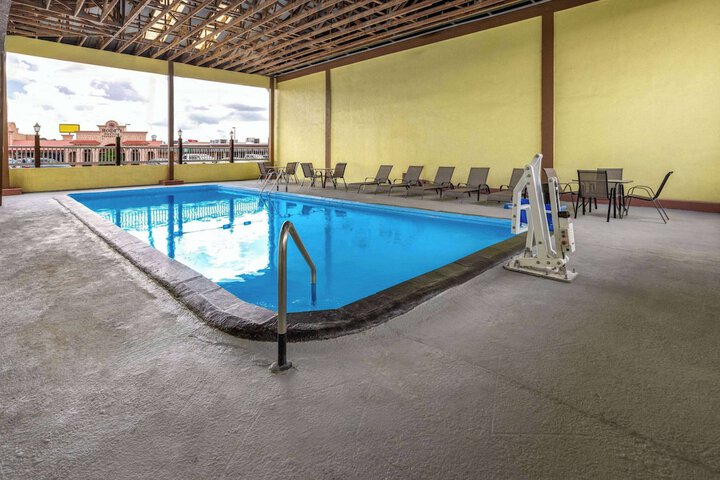 Days Inn by Wyndham Waycross