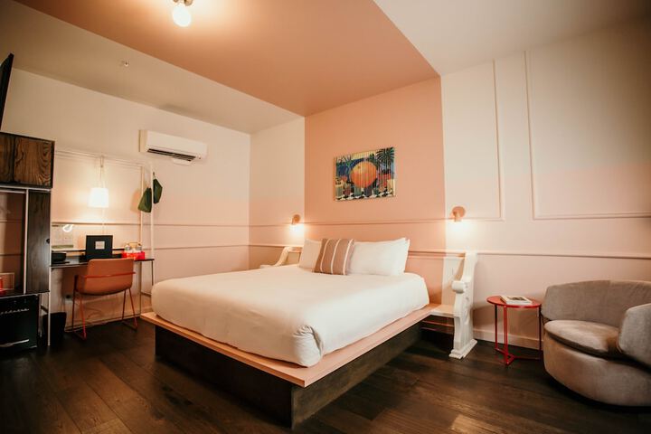 Room 37 of 195