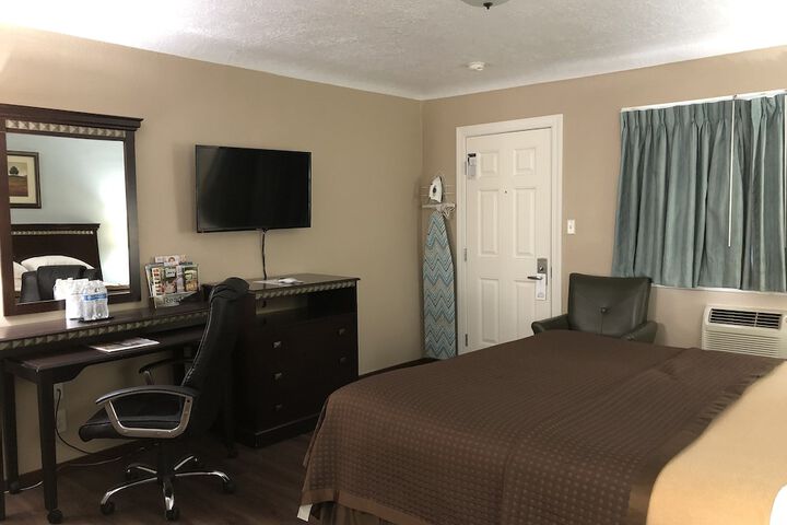 Room 32 of 53