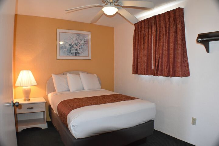Room 18 of 27