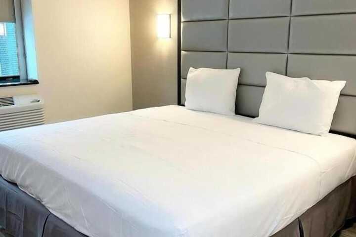Room 16 of 24