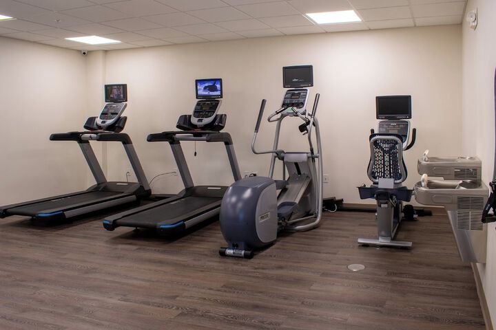 Holiday Inn Express & Suites Yorkville by IHG