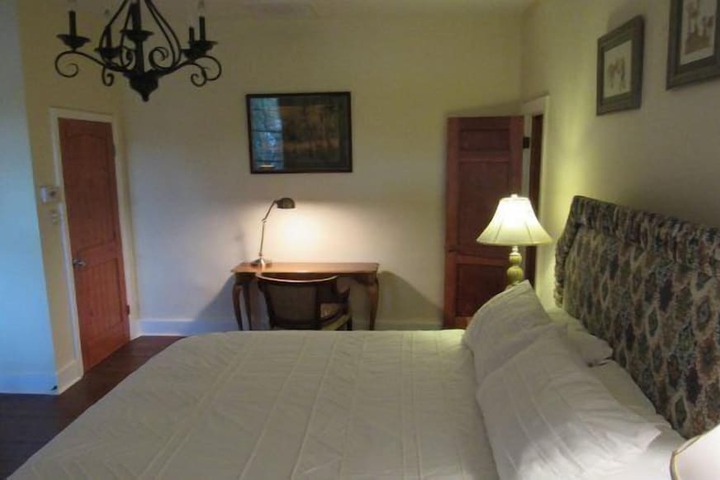 Room 22 of 46