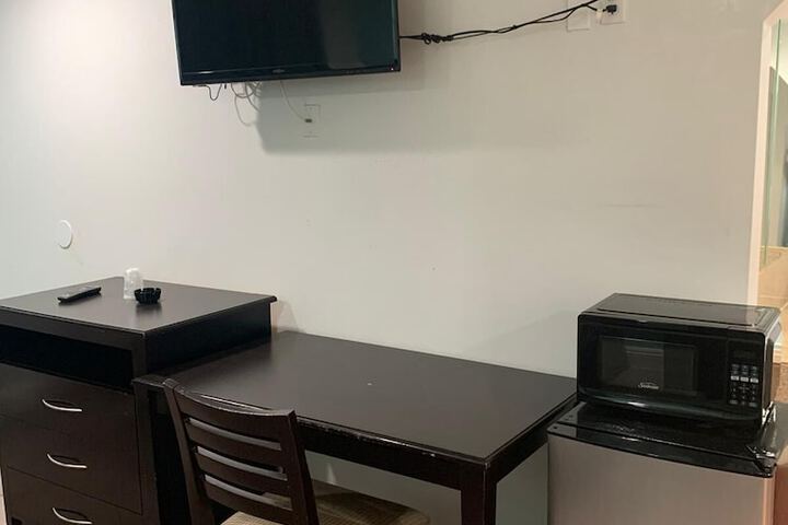 Room 21 of 33