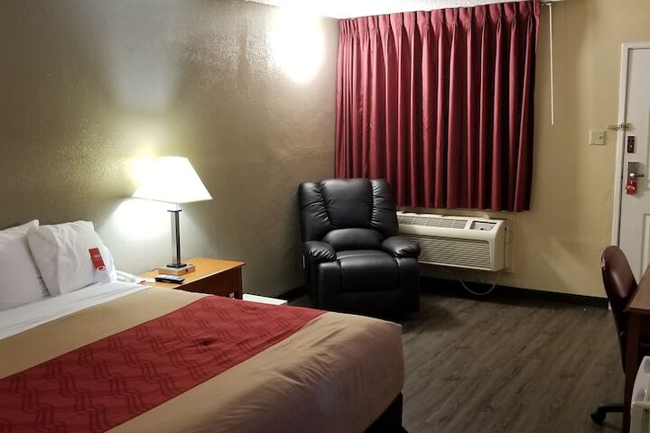 Room 19 of 49