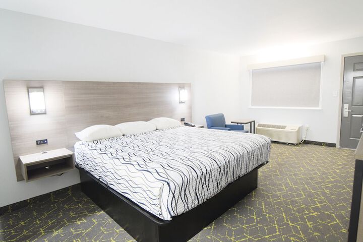 Room 21 of 21