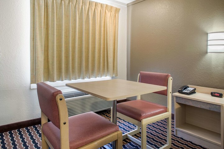 Room 14 of 36