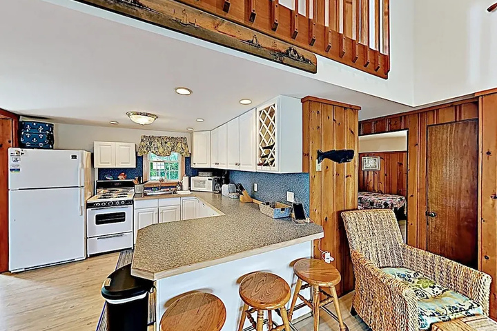 55 West Dennis - 3 Br Home