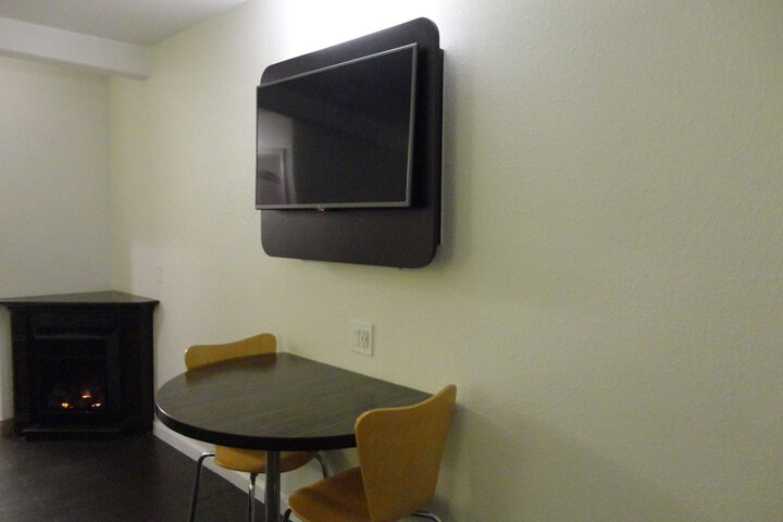 Room 37 of 43