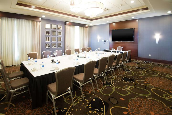 Embassy Suites by Hilton Fayetteville Fort Bragg