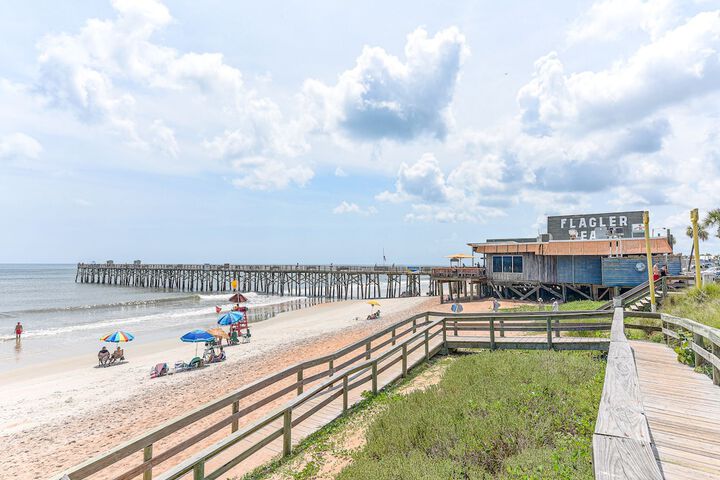 Cozy Cottage by Distinctive Beach Rentals