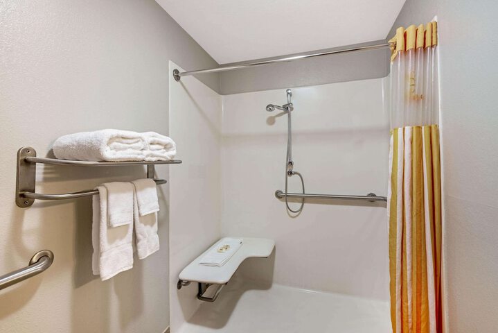 La Quinta Inn & Suites by Wyndham New Cumberland-Harrisburg