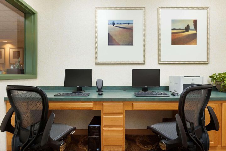 Business Center 20 of 21