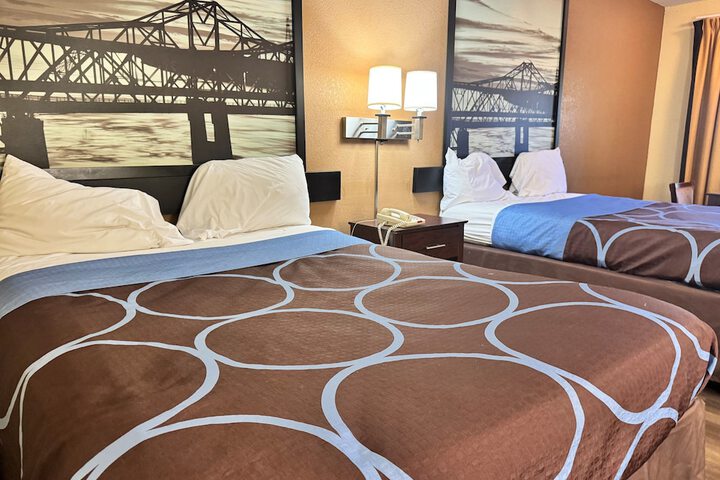 Super 8 by Wyndham Laurel