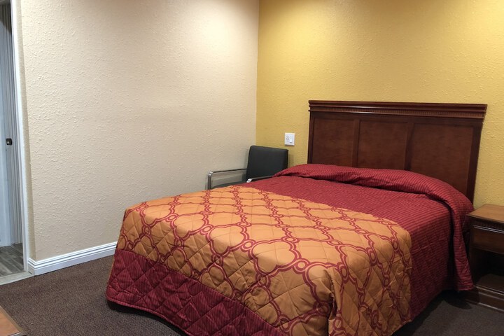 Room 26 of 29