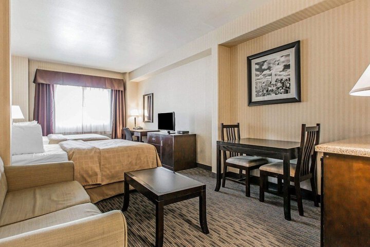 Room 9 of 30